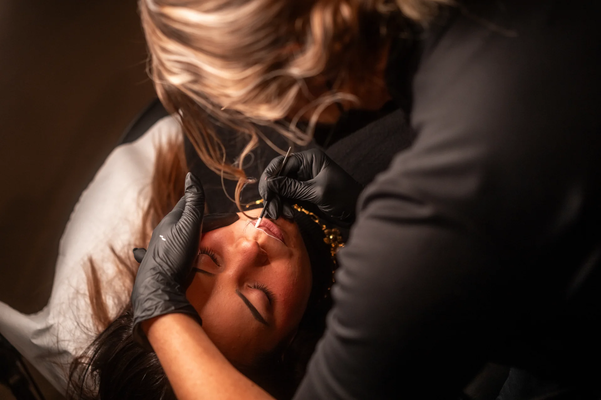 Consultation préalable pour un maquillage semi-permanent des lèvres